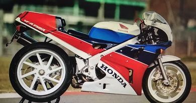 Photo of Nikada registrovana, ova Honda RC30 iz 1990. obara aukcijski rekord!